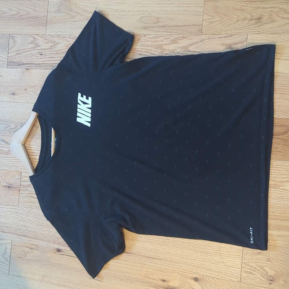 Nike. Dri-fit All-over Athletic Cut Tshirt. Size Large.